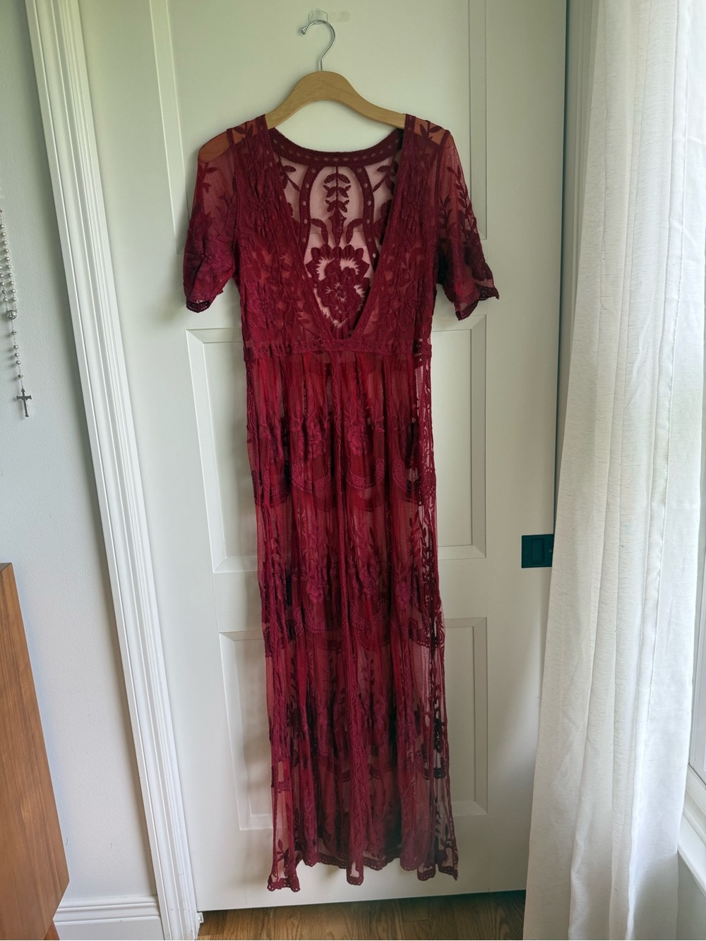 Women's Burgundy Lace Maxi Dress - Elegant V-Neck